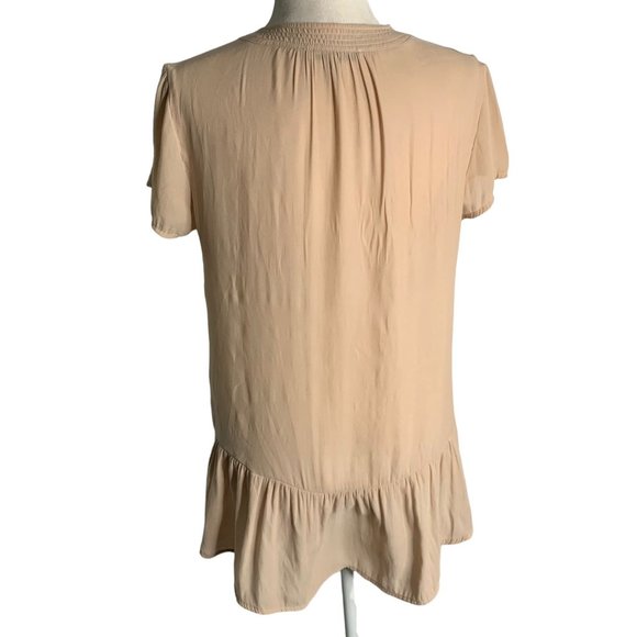 RO & DE Pleated Peplum Blouse Top S Beige Short Sleeve High Low Hem Tie Neck - Picture 4 of 6